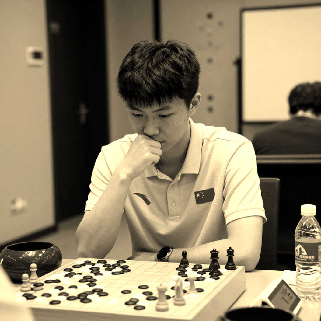 King's Indian, nước 9...a5 và một tiêu đề gọi nhầm tên Capablanca