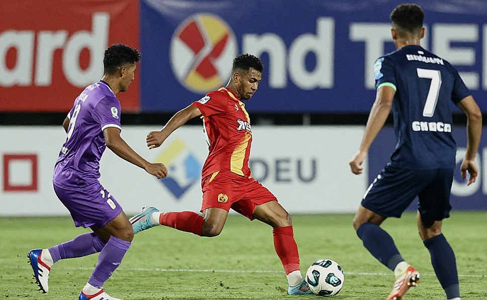 Excelsior 2-2 Ajax: Arokodare, cú đánh đầu từ băng ghế và lời tự thú về may mắn